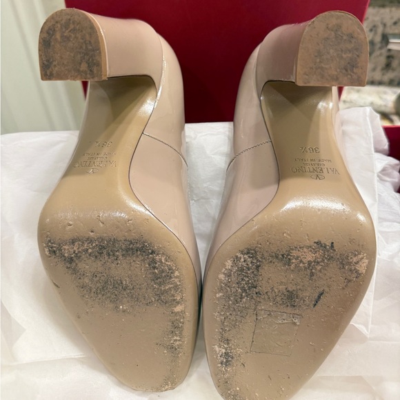 Valentino Garavani original block heel pump. - Picture 6 of 6